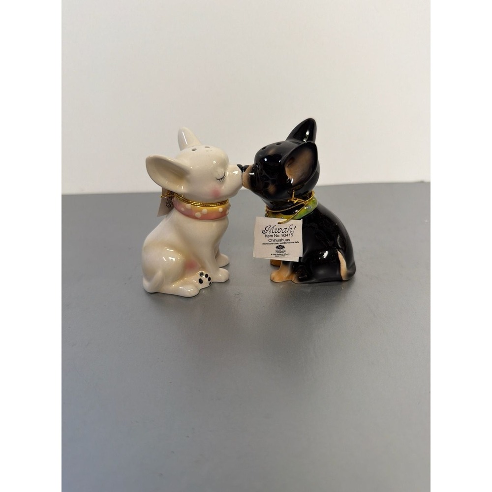 Westland Giftware Mwah! Kissing Chihuahuas Magnetic Salt and Pepper Shakers Set